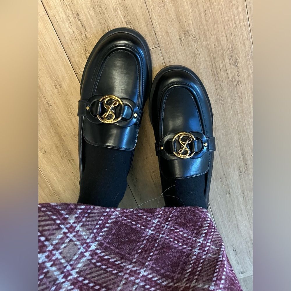 Sam and Libby Women's Black heeled  Loafer With Gold Metal Detail. Size 8.5